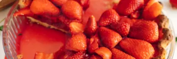 Make your own strawberry pie